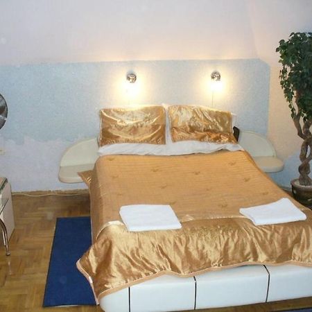 Park Hotel Мисленице Стая снимка